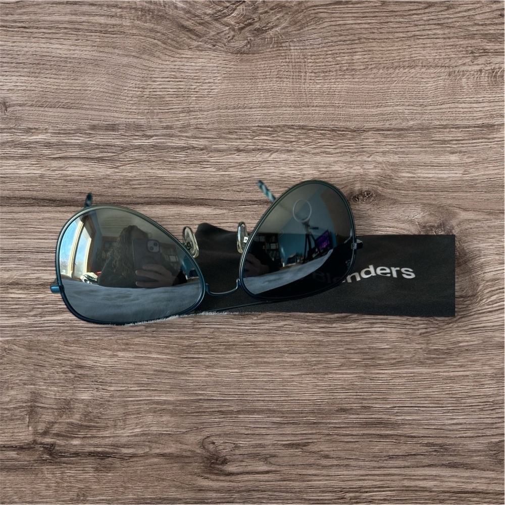 Blenders Blue Malibu NWOT aviators - Picture 3 of 5